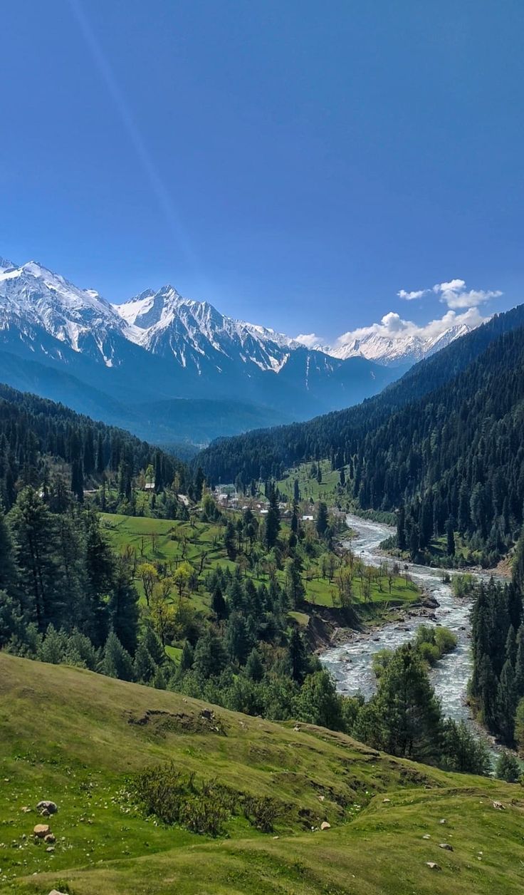 Manali – Chill Air, Cozy Cafes, and Mountain Views