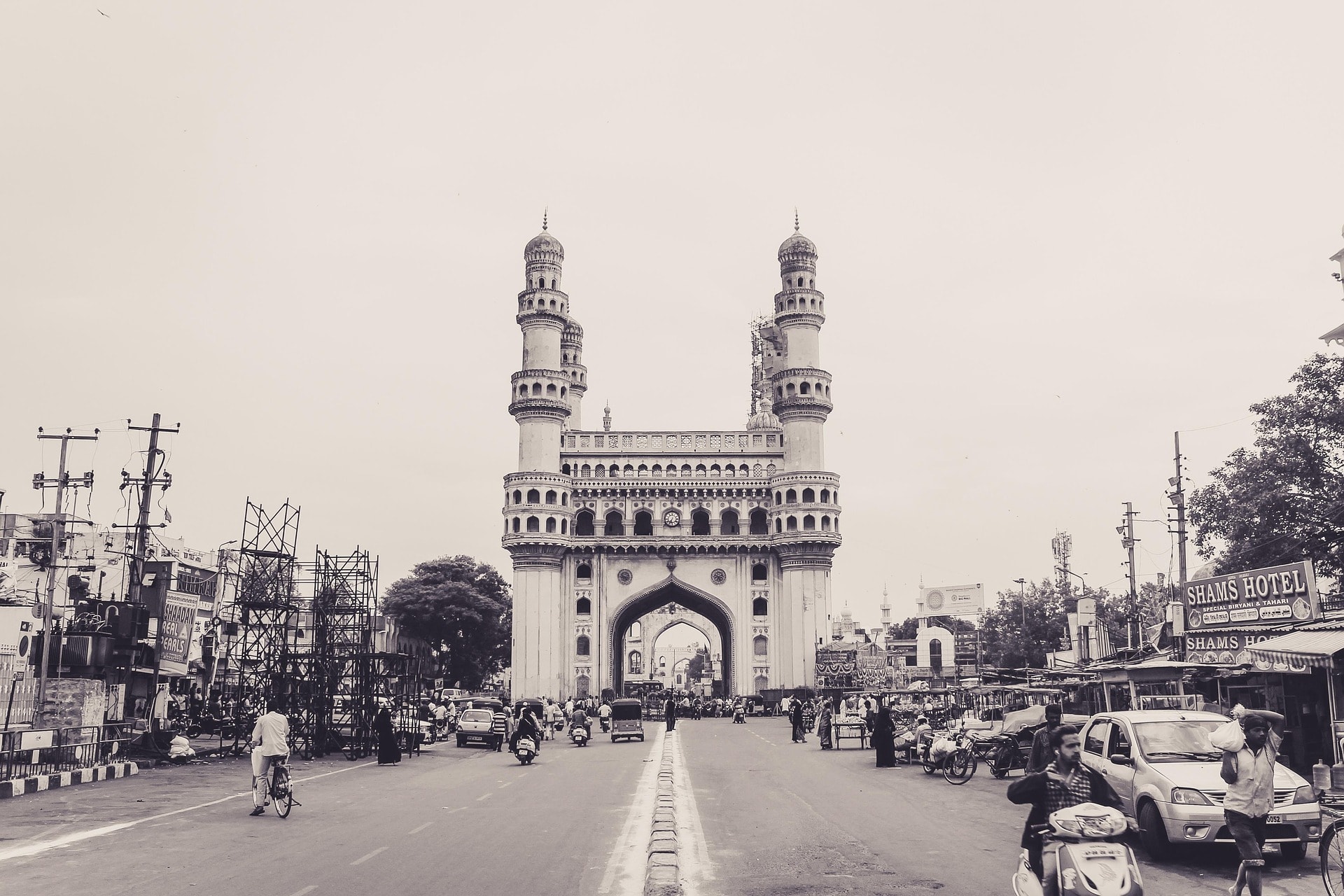 Hyderabad – The City of Pearls, Biryani & Backpacker Adventures